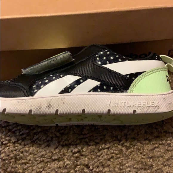 Size 8.5 Toddler Reebok Sneakers - Picture 5 of 5